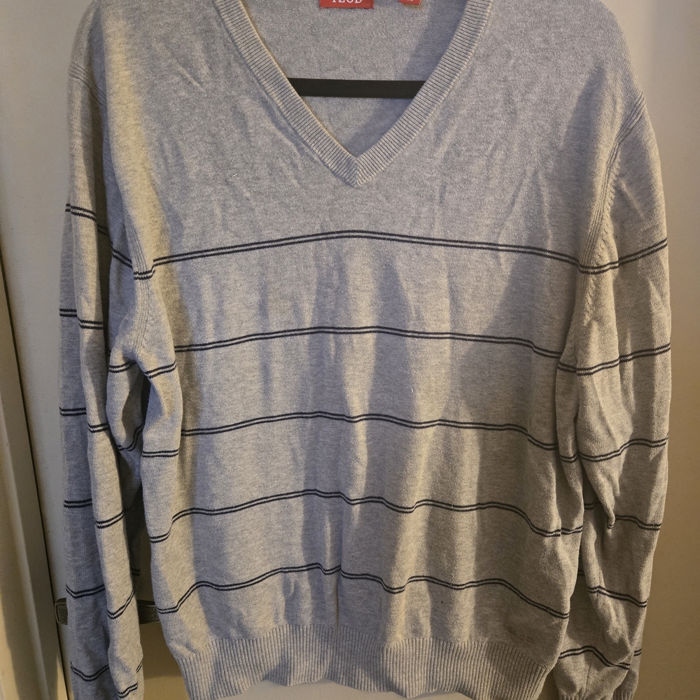 Izod‎ Gray V-Neck Sweater with Dark Stripes - Picture 2 of 8
